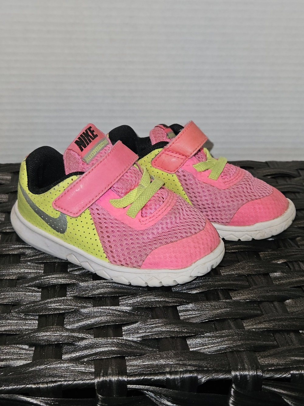 Nike Kids Pink and Lime Green Mesh Hook-and-Loop Sneakers